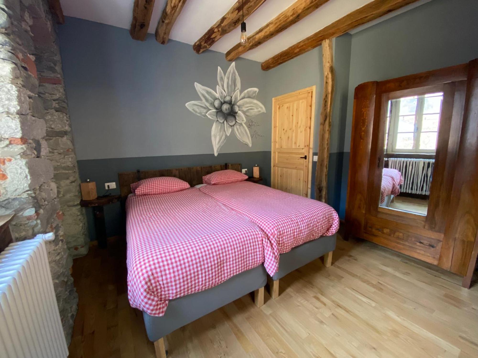 Mountain Cabin Valsesia Appartement Stella Варалло Екстер'єр фото